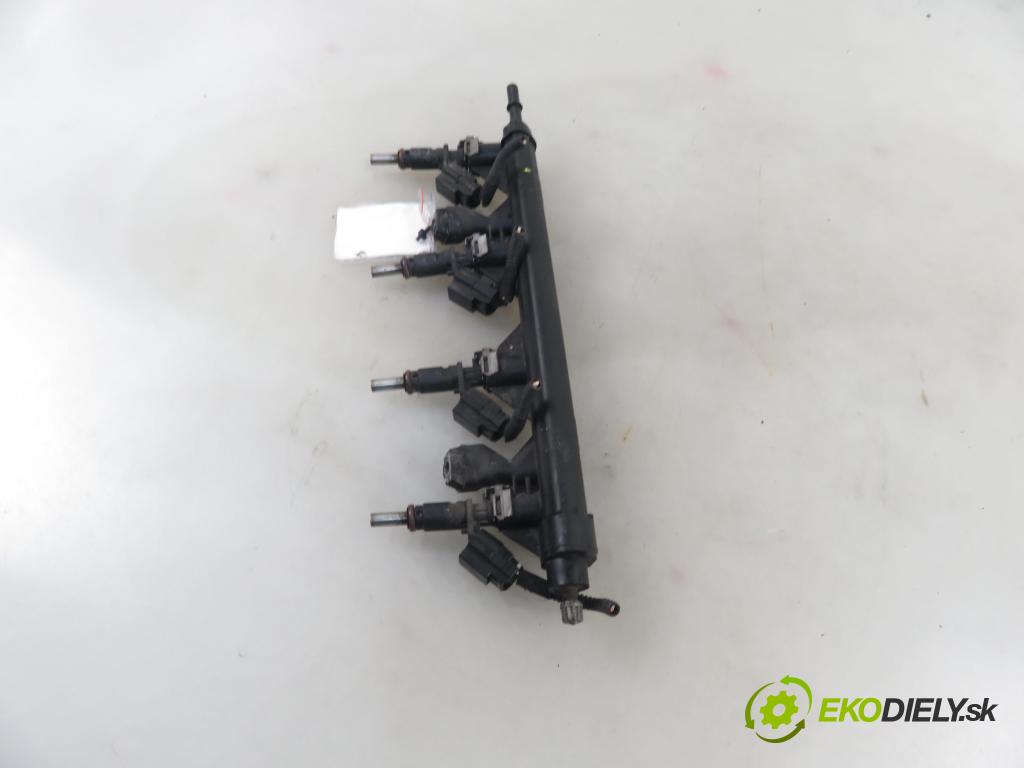 PEUGEOT 207 (WA_, WC_) HB 2008 70,00 1.4 16v VTI 95 - 8FS 1397,00 Lišta vstrekovacia V7575645 ; V7528176 (Vstrekovacie lišty)