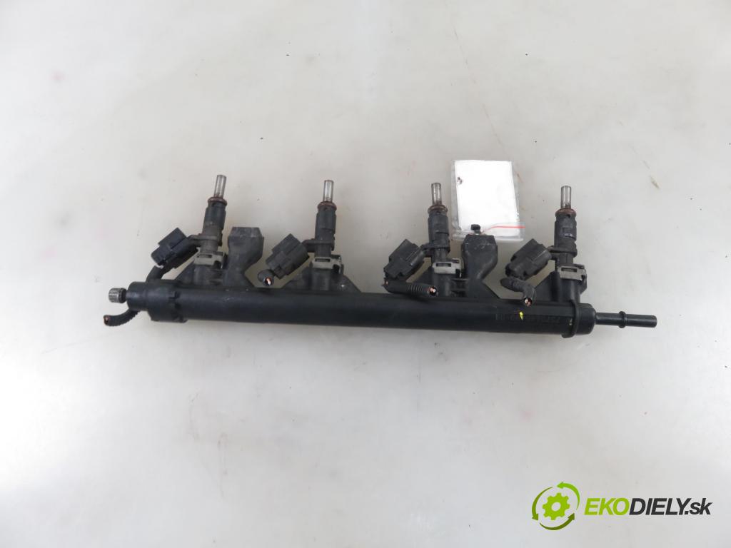 PEUGEOT 207 (WA_, WC_) HB 2008 70,00 1.4 16v VTI 95 - 8FS 1397,00 Lišta vstrekovacia V7575645 ; V7528176 (Vstrekovacie lišty)