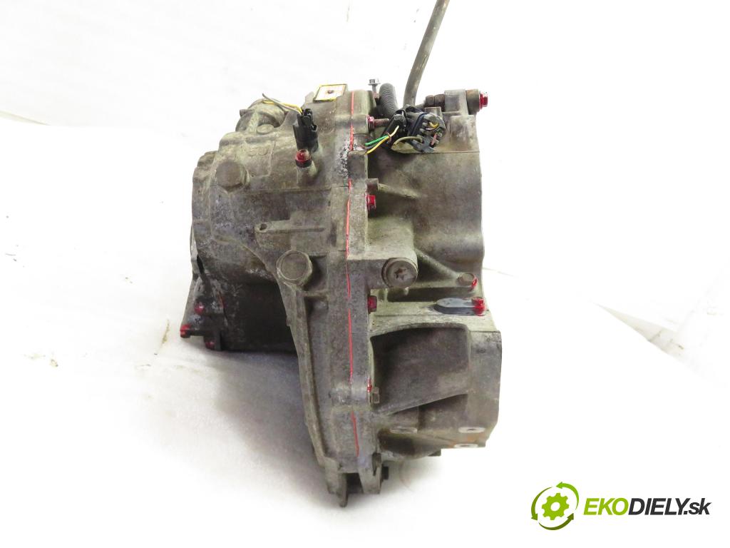 SAAB 900 II LIFTBACK 1995 136,00 2.0 -16 Turbo 185 - B204L 1985,00 Prevodovka automatická 4925715