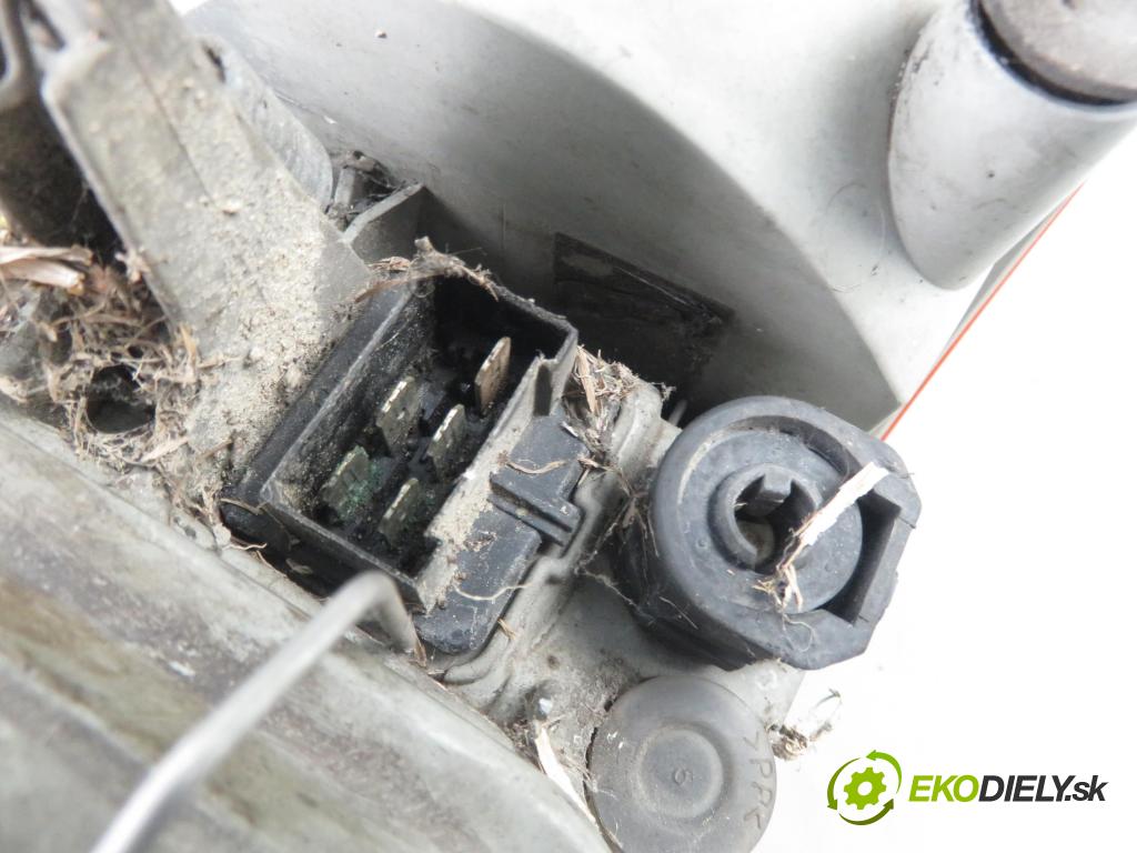 MERCEDES-BENZ VITO Skrzynia (638) FURGON 1996 72,00 110 D 2.3 (638.074, 638.078) - OM 601.970 2299,00 Svetlo LP 63882000061