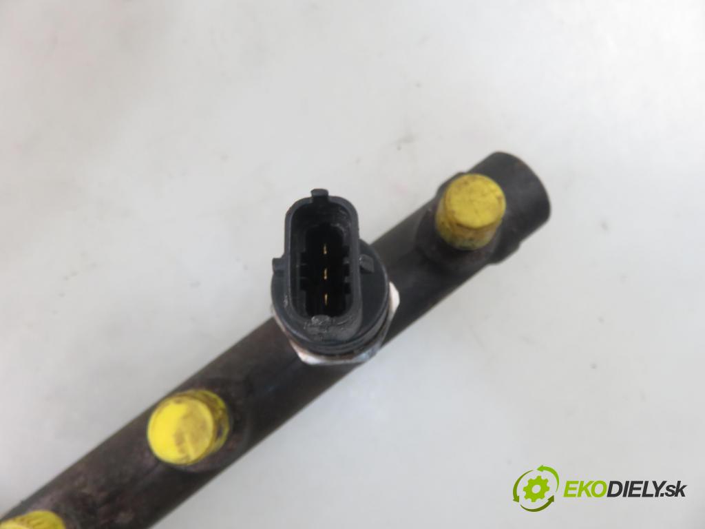 OPEL VIVARO A Skrzynia (X83) FURGON 2001 74,00 1.9 DTI 101 - F9Q 760 1870,00 Lišta vstrekovacia 8200330912 ; 0445214065 (Vstrekovacie lišty)