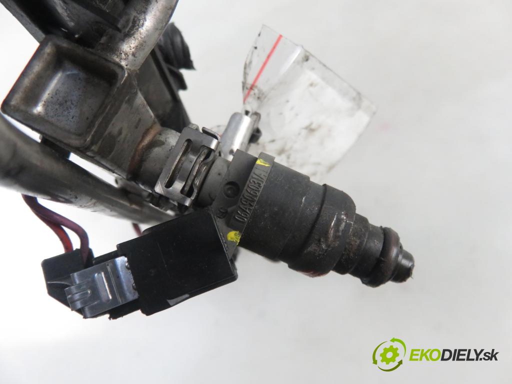 AUDI A3 (8L1) HB 1997 92,00 1.8 - AGN 1781,00 Lišta vstrekovacia 06A906031A (Vstrekovacie lišty)