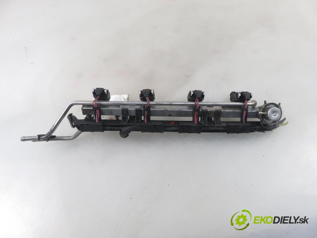 AUDI A3 (8L1) HB 1997 92,00 1.8 - AGN 1781,00 Lišta vstrekovacia 06A906031A (Vstrekovacie lišty)