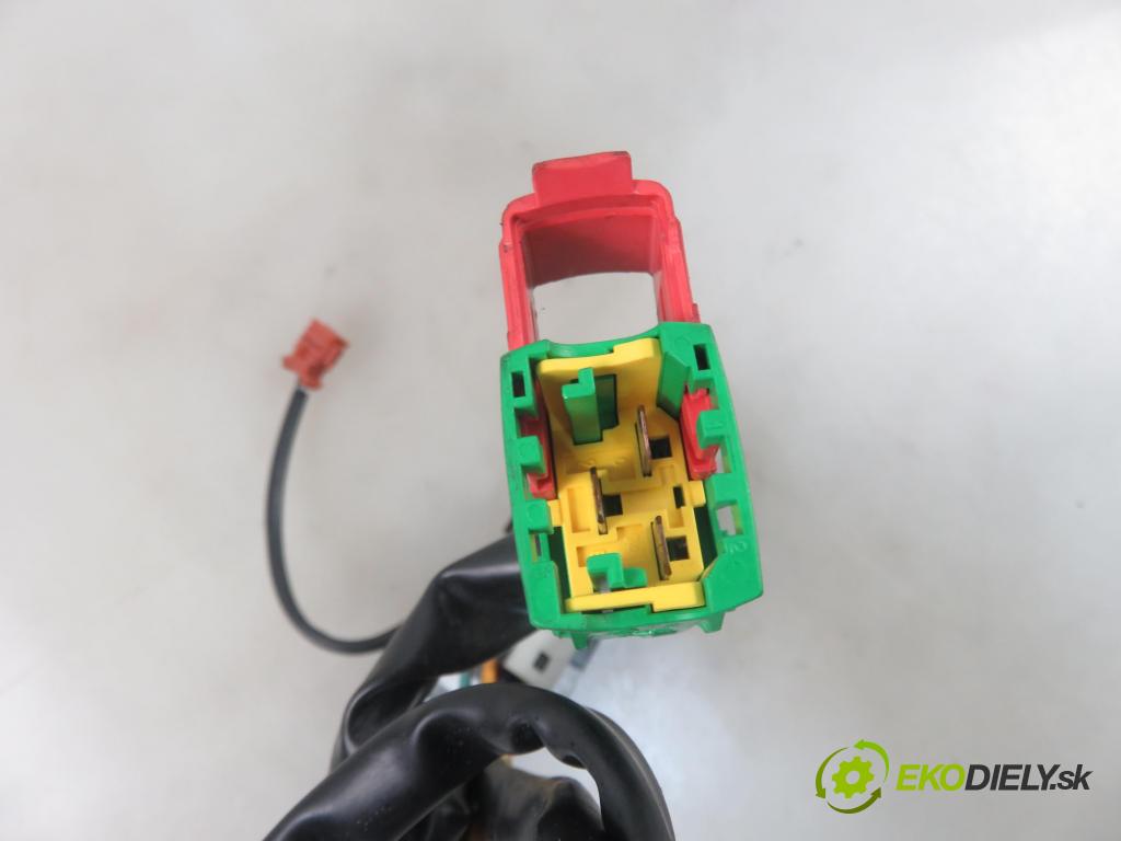 PEUGEOT 1007 (KM_) HB 2006 0,00 1.4 HDi - 8HZ (DV4TD) 1398,00 spinačka 9652781780 ; N0502455 ; N0501417 (Spínacie skrinky a kľúče)