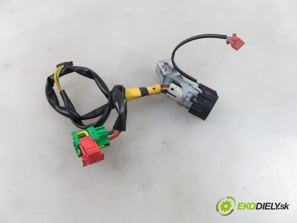 PEUGEOT 1007 (KM_) HB 2006 0,00 1.4 HDi - 8HZ (DV4TD) 1398,00 spinačka 9652781780 ; N0502455 ; N0501417 (Spínacie skrinky a kľúče)