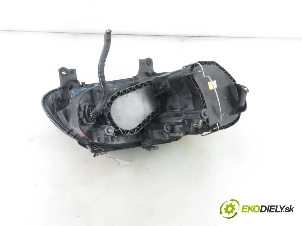 VW TOURAN (1T1, 1T2) MINIVAN 2005 66,00 1.9 TDI - BRU 1896,00 světlo LP