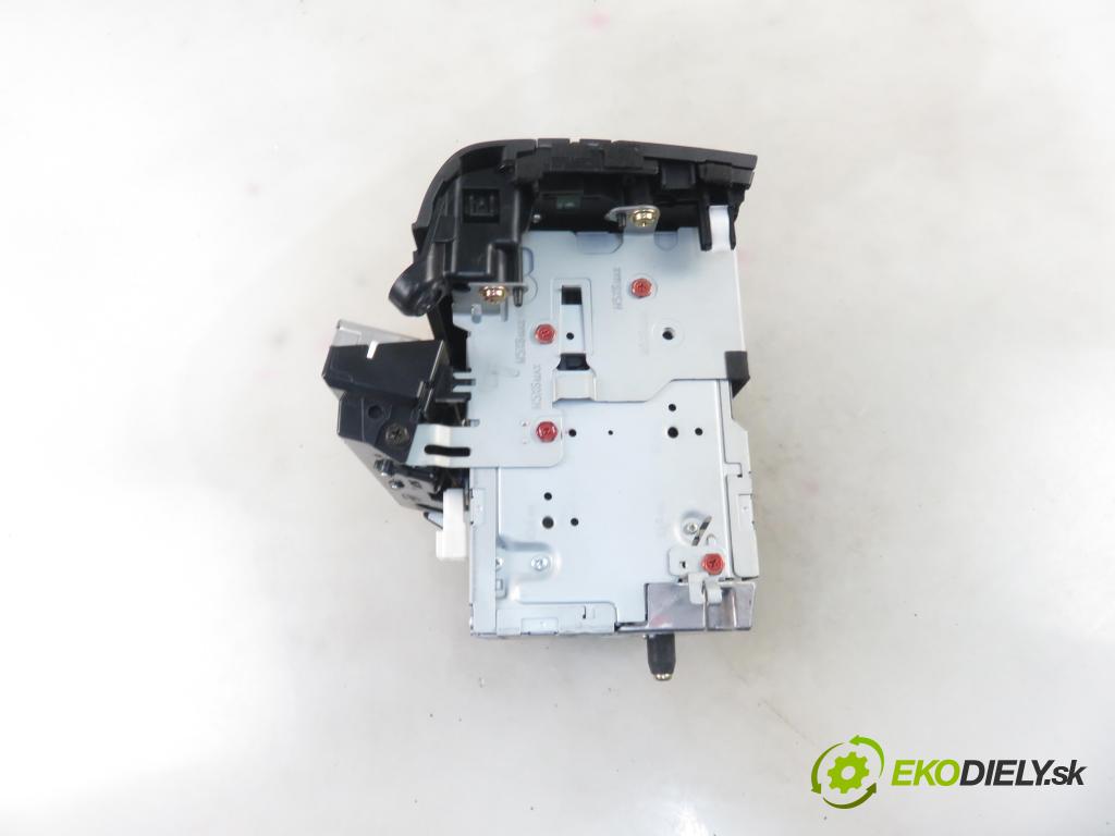 MAZDA 3 (BK) HB 2006 80,00 1.6 DI Turbo 109 - Y601 (PSA) 1560,00 RADIO CD 14795208