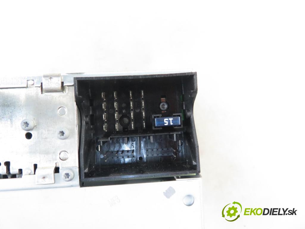 OPEL ZAFIRA B (A05) MINIVAN 2005 77,00 1.6 105 - Z 16 XEP 1598,00 RADIO CD 13154304