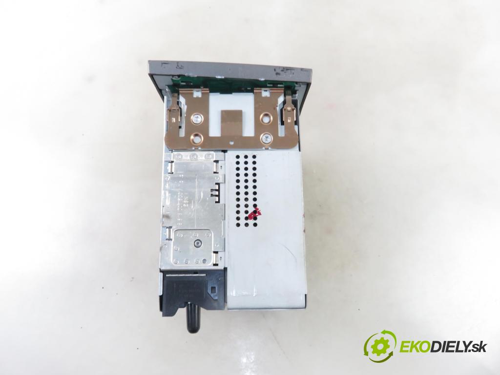 OPEL ZAFIRA B (A05) MINIVAN 2005 77,00 1.6 105 - Z 16 XEP 1598,00 RADIO CD 13154304