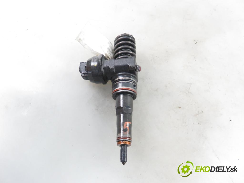 SEAT IBIZA III (6L1) HB 2003 55,00 1.4 TDI 75 - AMF 1422,00 Vstrekovač 045130073T ; 0414720035 (Vstrekovače)