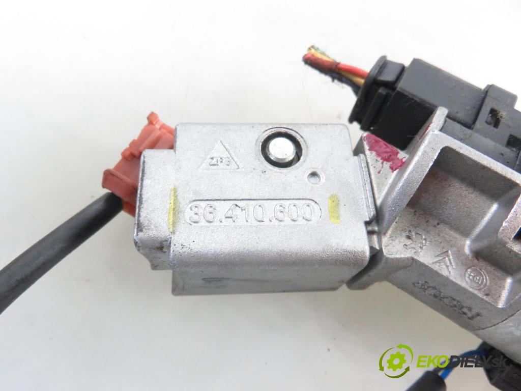 PEUGEOT 308 SW KOMBI 2008 100,00 2.0 HDi 136 1997,00 spinačka 36410600 ; 9663123280 (Spínacie skrinky a kľúče)