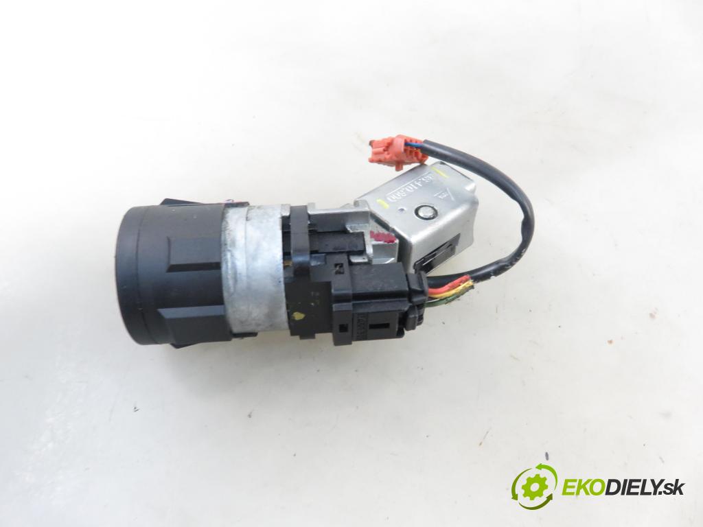 PEUGEOT 308 SW KOMBI 2008 100,00 2.0 HDi 136 1997,00 spinačka 36410600 ; 9663123280 (Spínacie skrinky a kľúče)