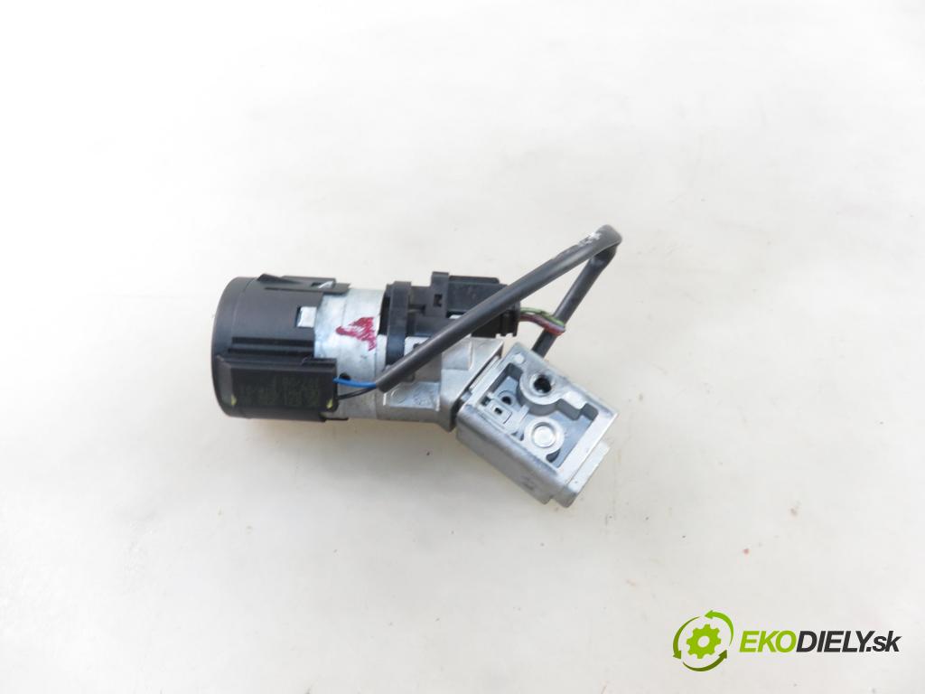 PEUGEOT 308 SW KOMBI 2008 100,00 2.0 HDi 136 1997,00 spinačka 36410600 ; 9663123280 (Spínacie skrinky a kľúče)