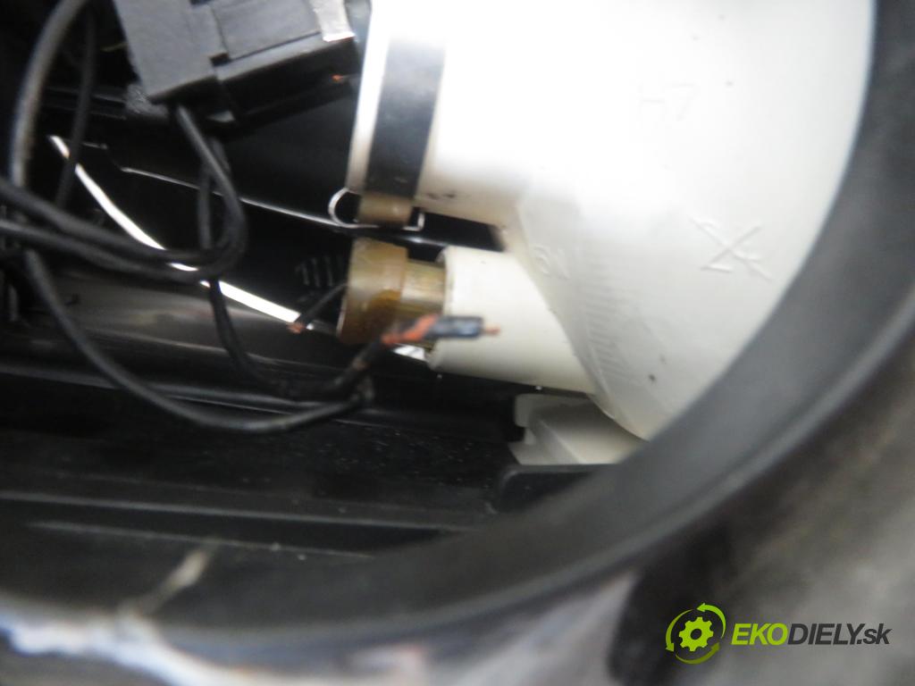 SMART FORFOUR (454) HB 2004 70,00 1.5 CDI 95 1493,00 Svetlo LP 4545400554 ; 0301207211
