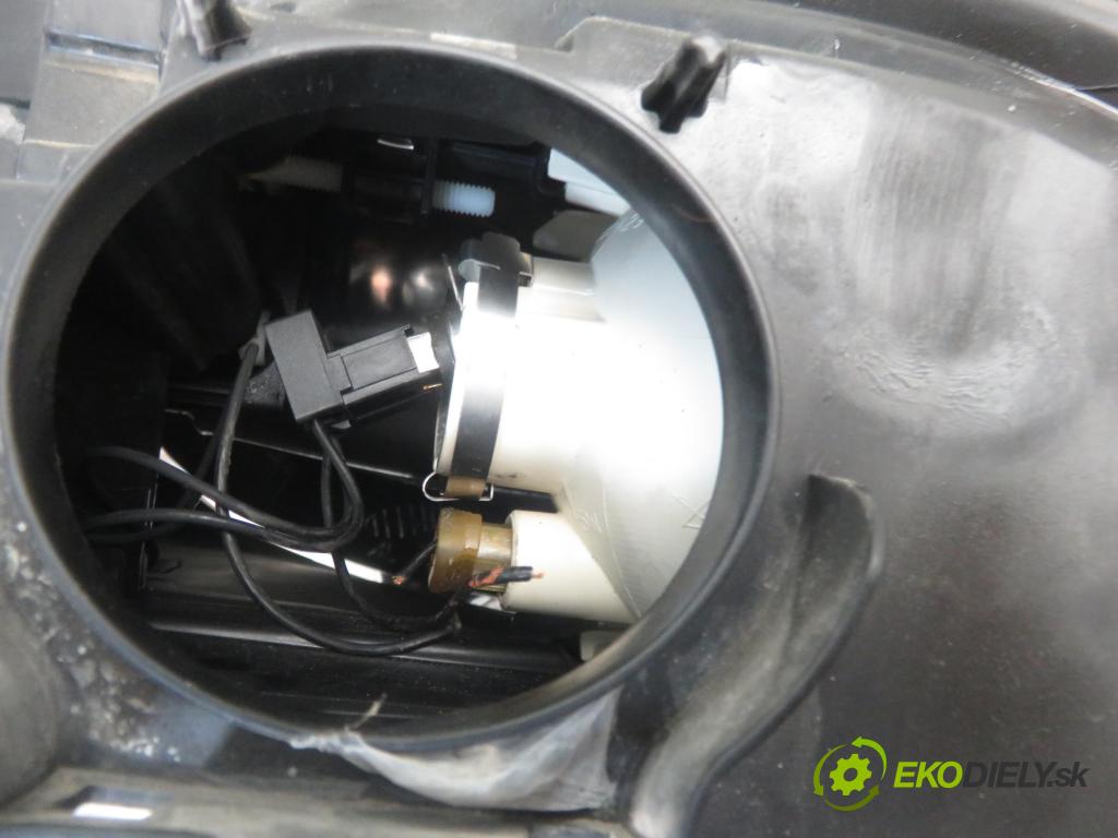 SMART FORFOUR (454) HB 2004 70,00 1.5 CDI 95 1493,00 Svetlo LP 4545400554 ; 0301207211