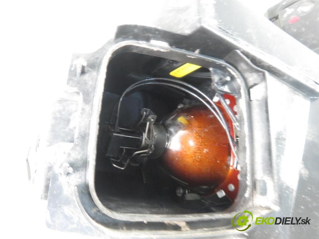 SMART FORFOUR (454) HB 2004 70,00 1.5 CDI 95 1493,00 Svetlo LP 4545400554 ; 0301207211