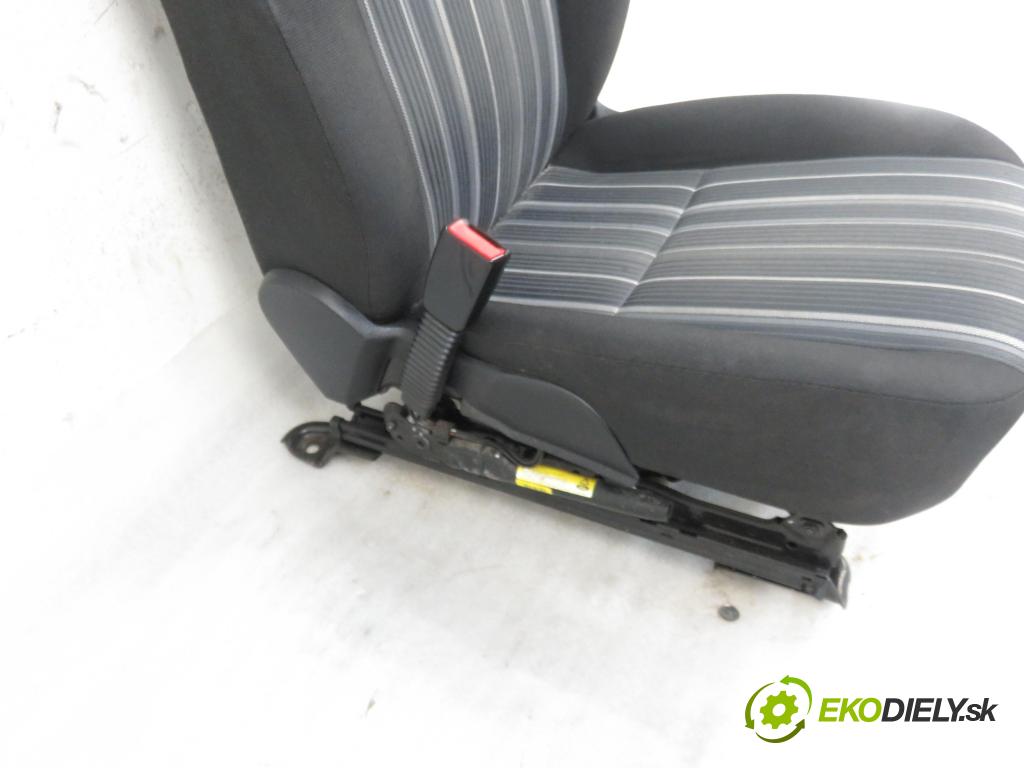 FORD FOCUS II (DA_, HCP) HB 2011 66,00 1.6 TDCi - GPDA 1560,00 Sedadlo šoféri