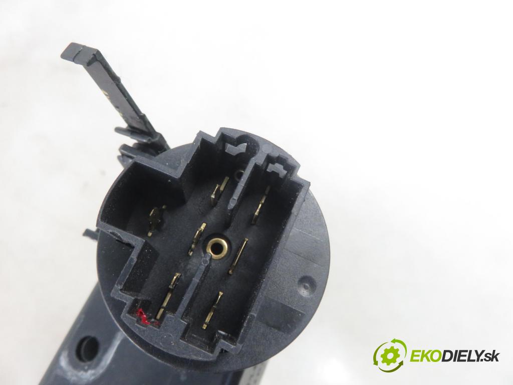 ALFA ROMEO 147 (937_) HB 2004 103,00 1.9 JTD Multijet 140 - 192 A5.000 1910,00 spinačka B36505521 (Spínacie skrinky a kľúče)