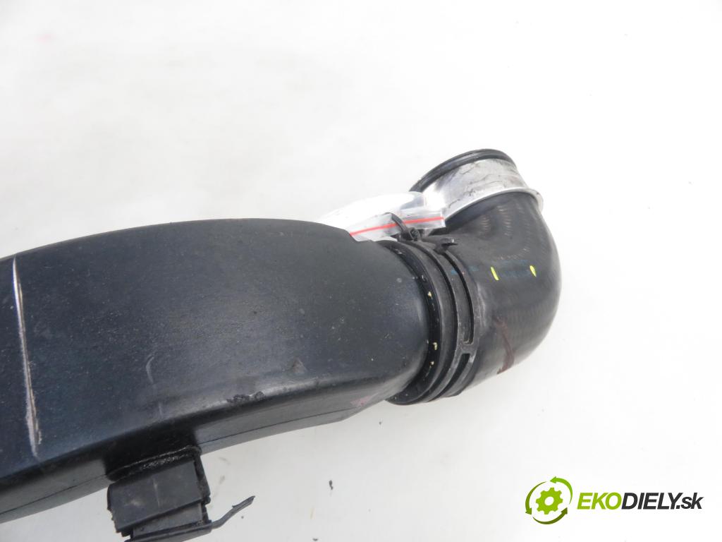 AUDI A4 Avant (8E5, B6) KOMBI 2004 96,00 1.9 TDI - AWX 1896,00 Rúra intercoolera turba 3B0145762C ; 3B0145834N ; 3B0145834P