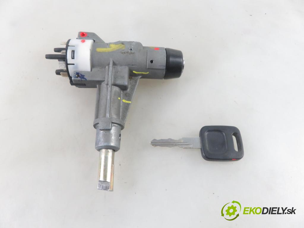 AUDI 80 Avant (8C, B4) KOMBI 1994 74,00 1.6 E - ADA 1595,00 spinačka 893905851D (Spínacie skrinky a kľúče)