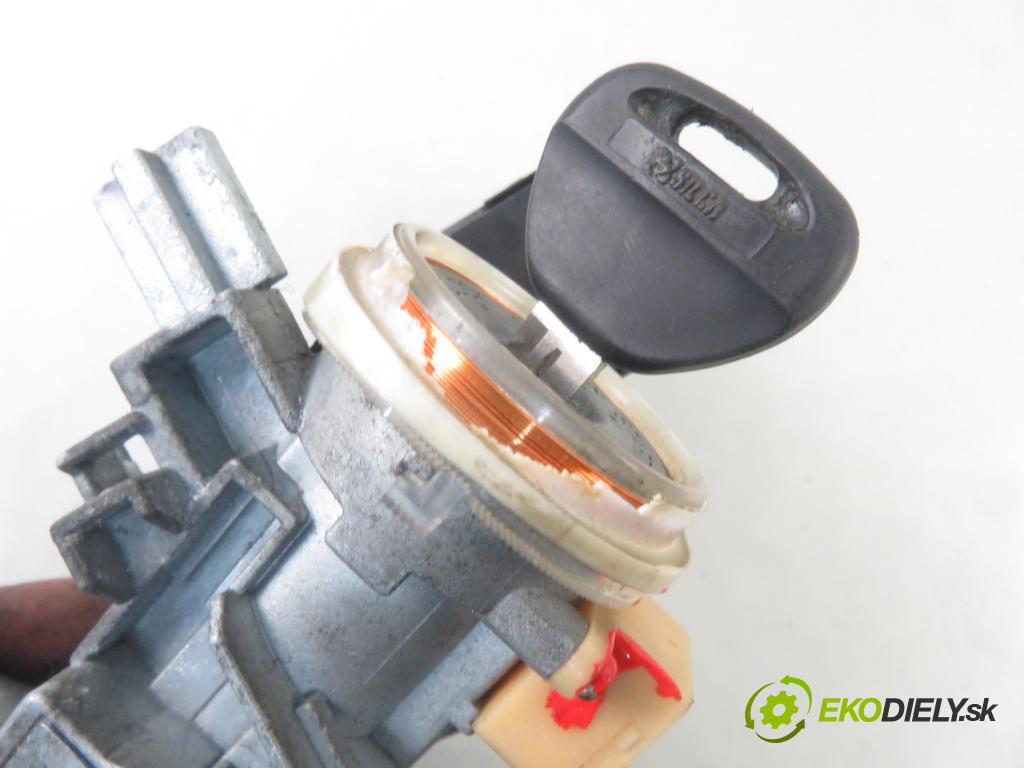 MITSUBISHI PAJERO PININ (H6_W, H7_W) TERENOWY 2000 88,00 1.8 GDI (H66W, H76W) - 4G93 (GDI) 1834,00 spinačka MR329406 (Spínacie skrinky a kľúče)