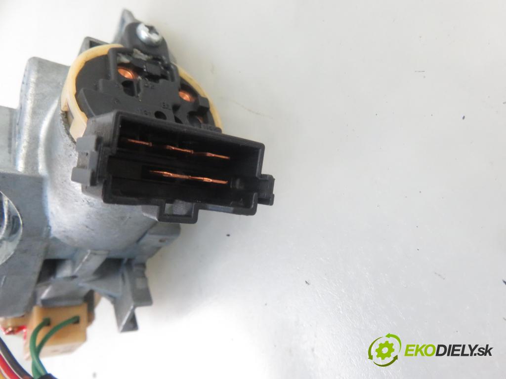 MITSUBISHI PAJERO PININ (H6_W, H7_W) TERENOWY 2000 88,00 1.8 GDI (H66W, H76W) - 4G93 (GDI) 1834,00 spinačka MR329406 (Spínacie skrinky a kľúče)