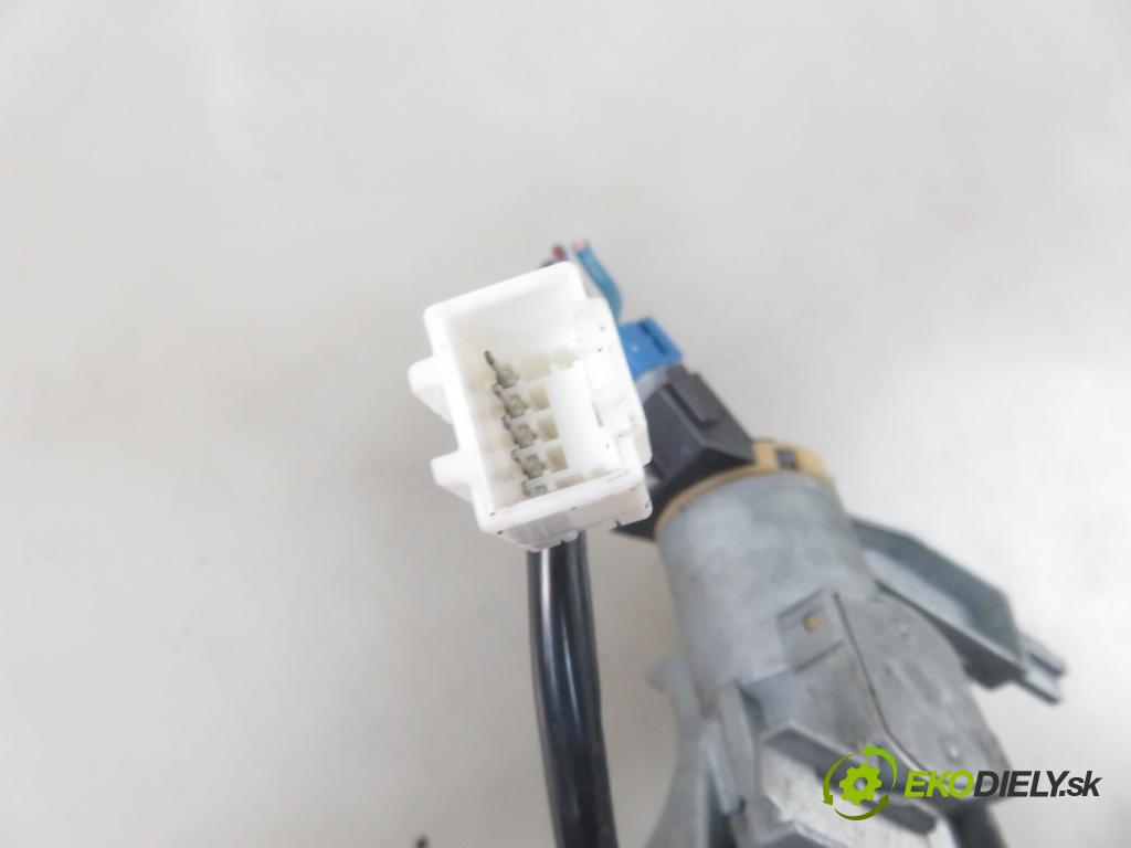 MITSUBISHI PAJERO PININ (H6_W, H7_W) TERENOWY 2000 88,00 1.8 GDI (H66W, H76W) - 4G93 (GDI) 1834,00 spinačka MR329406 (Spínacie skrinky a kľúče)