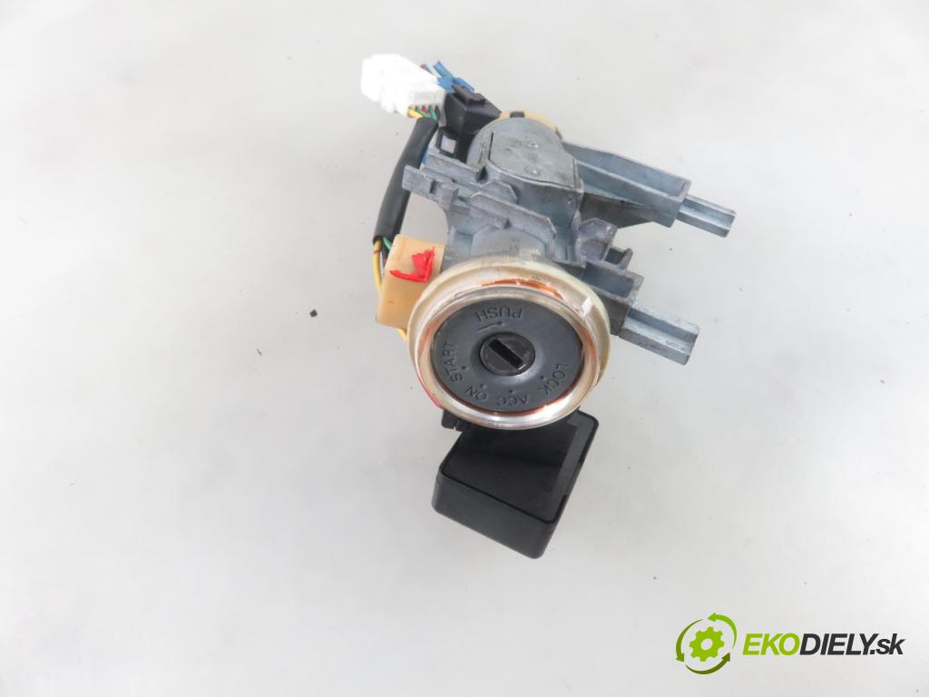 MITSUBISHI PAJERO PININ (H6_W, H7_W) TERENOWY 2000 88,00 1.8 GDI (H66W, H76W) - 4G93 (GDI) 1834,00 spinačka MR329406 (Spínacie skrinky a kľúče)