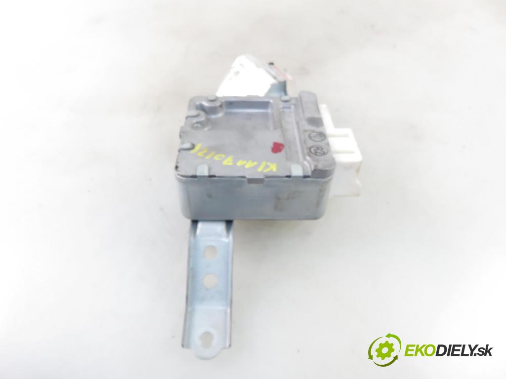 TOYOTA YARIS (_P1_) HB 2004 50,00 1.0 VVT- i 68 - 1SZ-FE 998,00 Riadiaca jednotka servočerpadlo 896500D030 ; 99120401 (Riadiace jednotky)