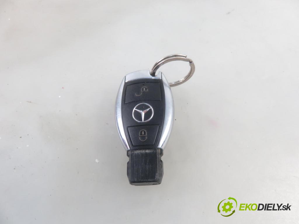 MERCEDES-BENZ CLA Shooting Brake (X117) KOMBI 2016 80,00 CLA 180 d (117.912) - OM 607.951 (K9K) 1461,00 spinačka 2469054602 (Spínacie skrinky a kľúče)