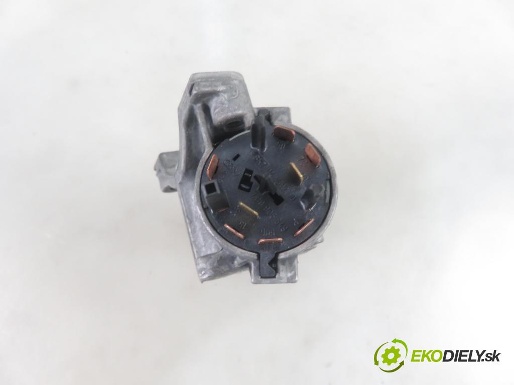 AUDI A4 Avant (8E5, B6) KOMBI 2001 96,00 1.9 TDI - AWX 1896,00 spinačka 4B0905851C (Spínacie skrinky a kľúče)