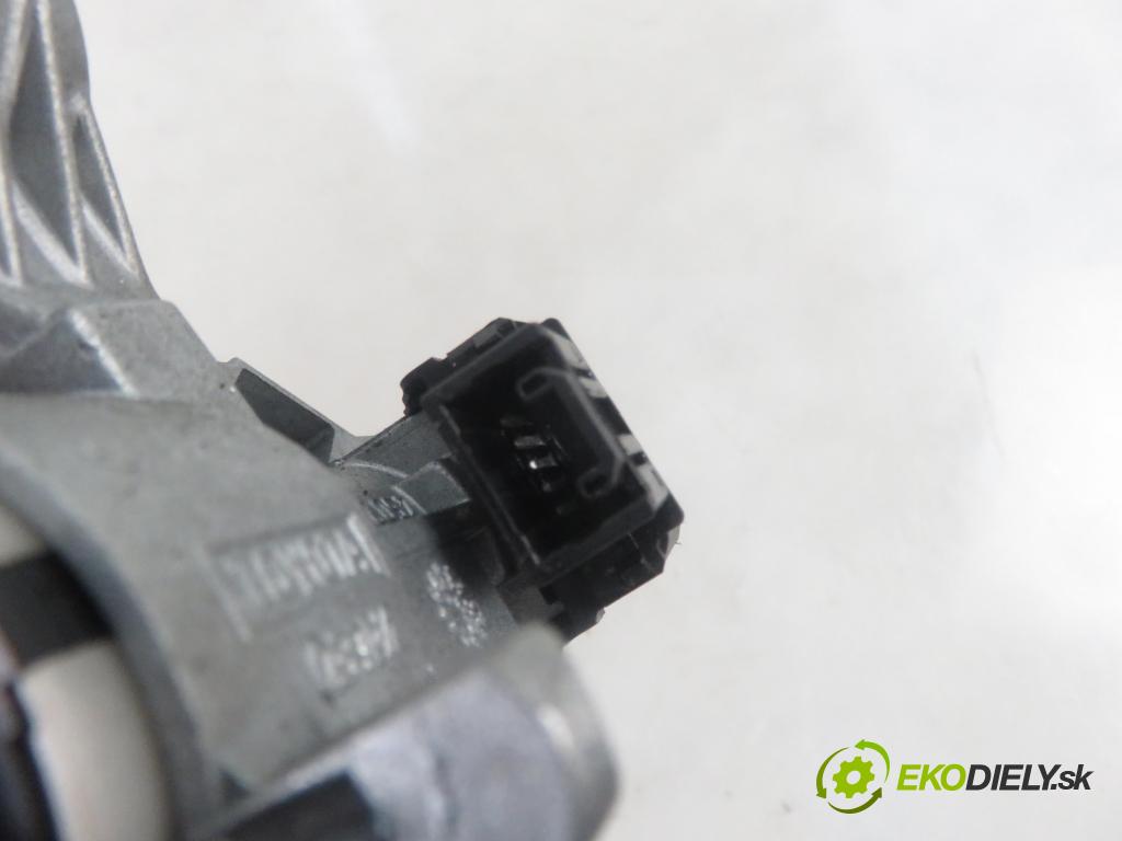 TOYOTA YARIS (_P1_) HB 2004 50,00 1.0 VVT- i 68 - 1SZ-FE 998,00 spinačka 450200D01 ; 897830D010 (Spínacie skrinky a kľúče)