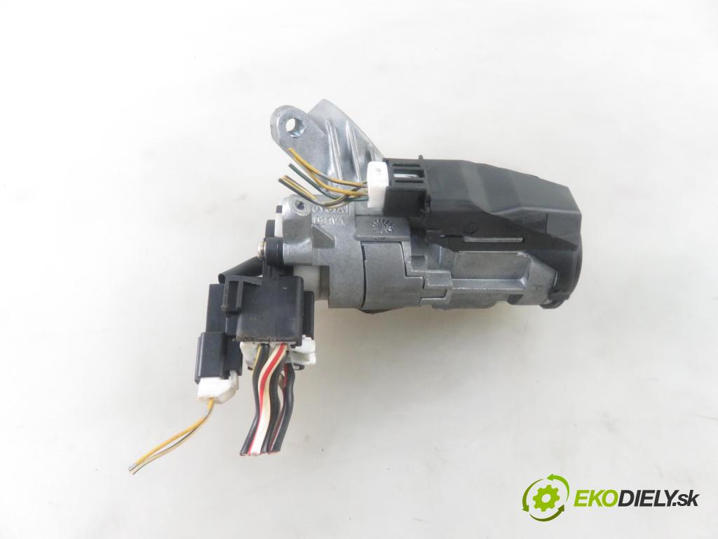 TOYOTA YARIS (_P1_) HB 2004 50,00 1.0 VVT- i 68 - 1SZ-FE 998,00 spinačka 450200D01 ; 897830D010 (Spínacie skrinky a kľúče)