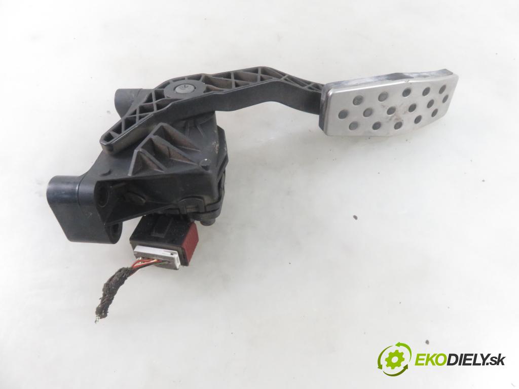 OPEL ASTRA H (A04) HB 2004 77,00 1.6 - Z 16 XEP 1598,00 Potenciometer plynu 24427004ZG ; 6PV00811204 (Pedále)