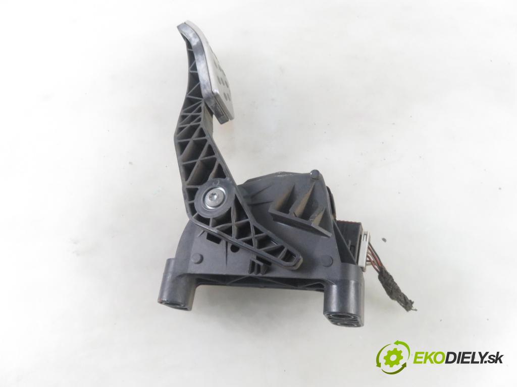 OPEL ASTRA H (A04) HB 2004 77,00 1.6 - Z 16 XEP 1598,00 Potenciometer plynu 24427004ZG ; 6PV00811204 (Pedále)