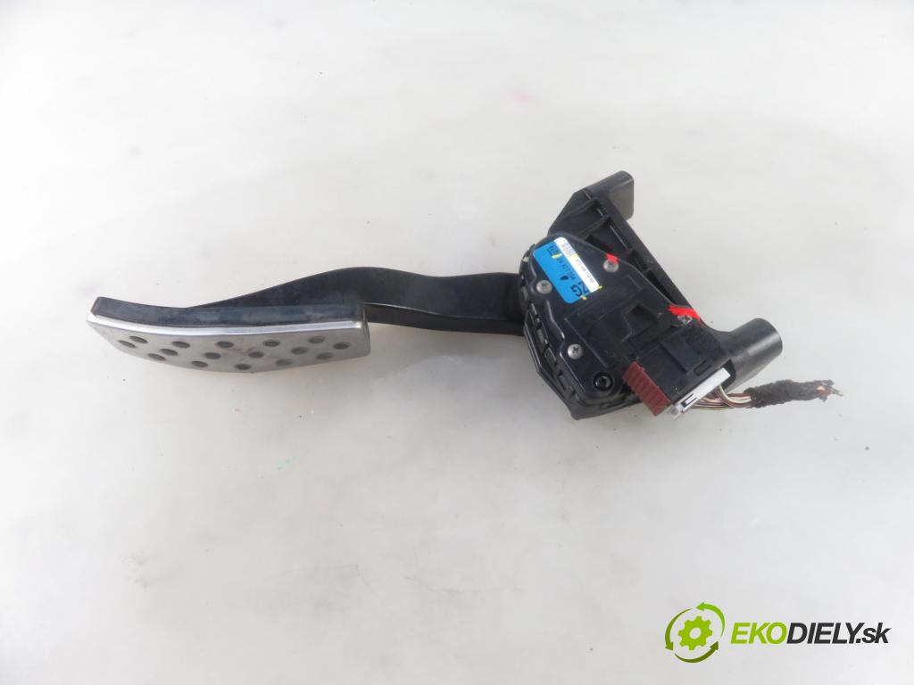 OPEL ASTRA H (A04) HB 2004 77,00 1.6 - Z 16 XEP 1598,00 Potenciometer plynu 24427004ZG ; 6PV00811204 (Pedále)