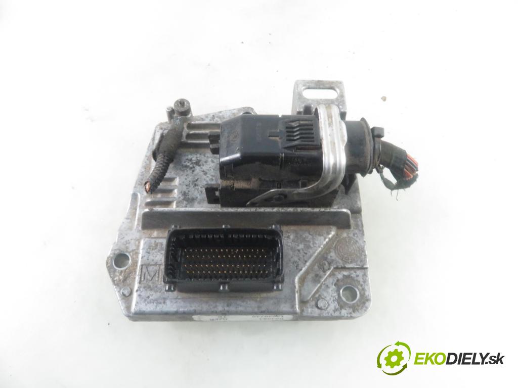 OPEL ASTRA H (A04) HB 2004 77,00 1.6 - Z 16 XEP 1598,00 řídící jednotka motora 12230740