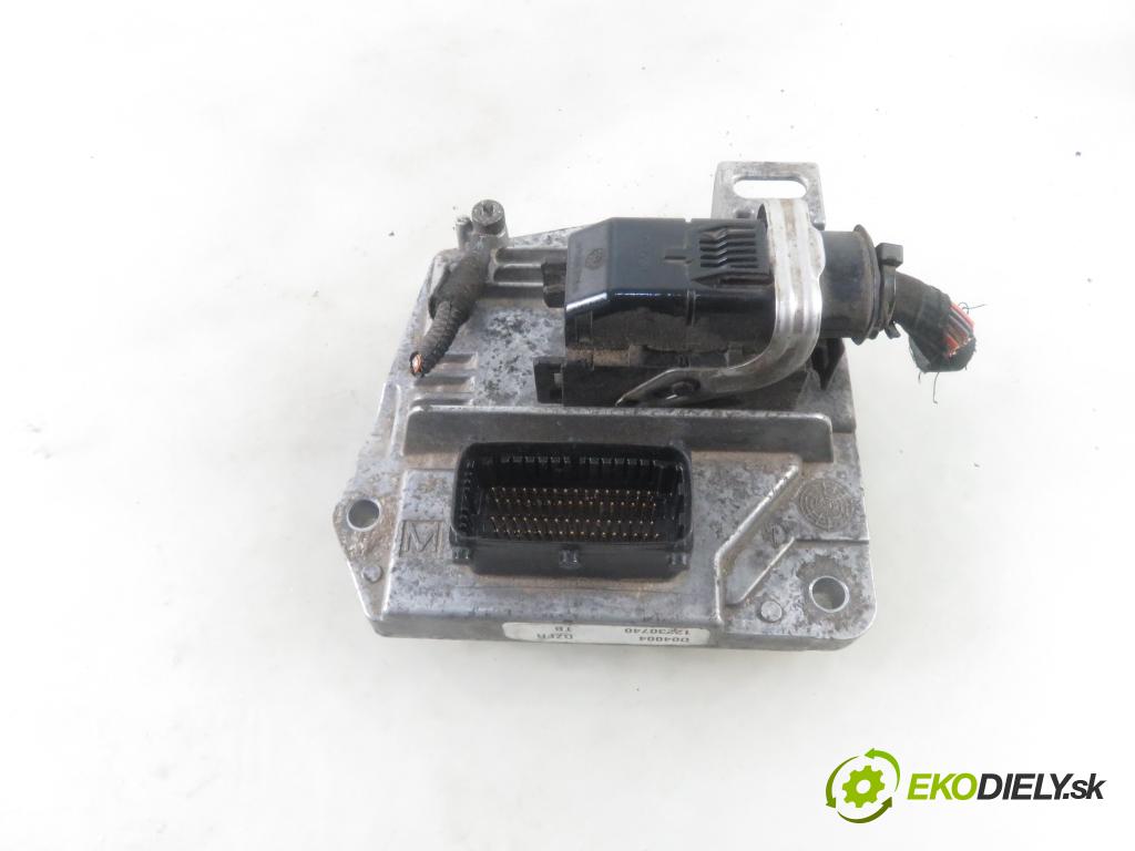 OPEL ASTRA H (A04) HB 2004 77,00 1.6 - Z 16 XEP 1598,00 řídící jednotka motora 12230740