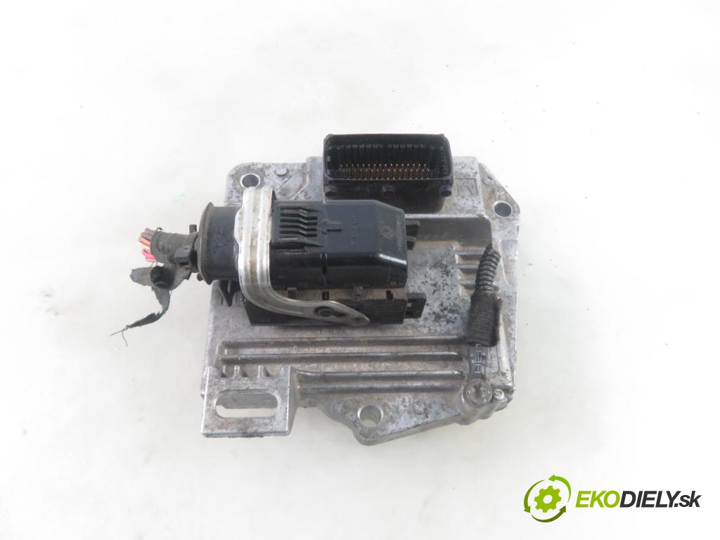 OPEL ASTRA H (A04) HB 2004 77,00 1.6 - Z 16 XEP 1598,00 řídící jednotka motora 12230740