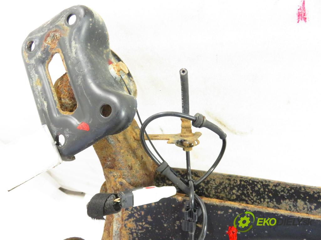 CITROEN C4 I (LC_) HB 2004 80,00 1.6 HDi - 9HY (DV6TED4) 1560,00 výztuha zadní část ABS