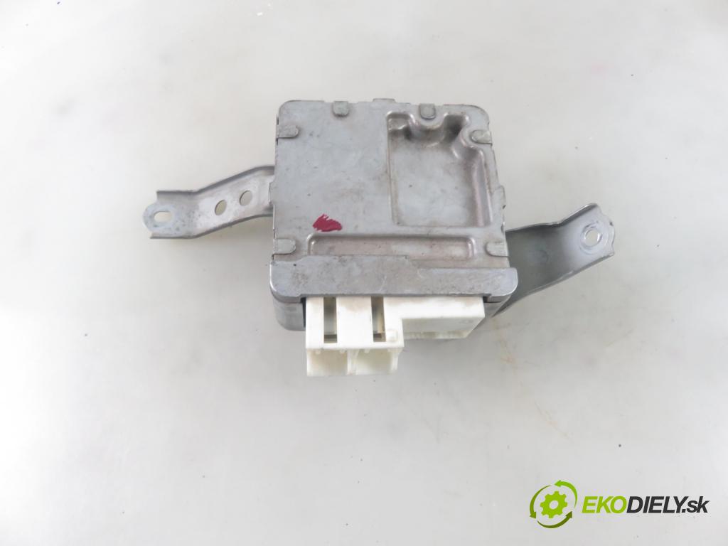 TOYOTA YARIS (_P1_) HB 2004 50,00 1.0 VVT- i 68 - 1SZ-FE 998,00 řídící jednotka servočerpadlo 896500D030 ; 6900000565 ; 1129000650 (Řídící jednotky)