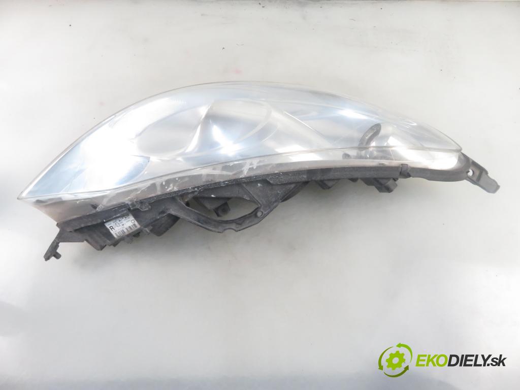 PEUGEOT 407 (6D_) SEDAN 2005 103,00 2.0 16V 1997,00 Svetlo PP 0301213204