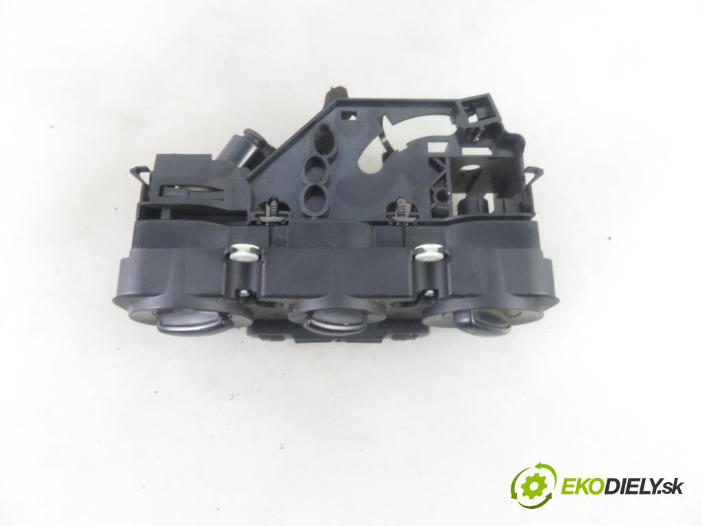 VW TOURAN (1T1, 1T2) MINIVAN 2009 80,00 2.0 EcoFuel - BSX 1984,00 Panel kúrenia KLIMATIZACE: