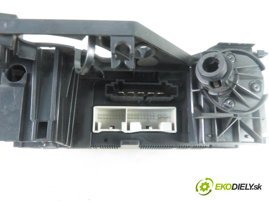VW TOURAN (1T1, 1T2) MINIVAN 2009 80,00 2.0 EcoFuel - BSX 1984,00 Panel kúrenia KLIMATIZACE: