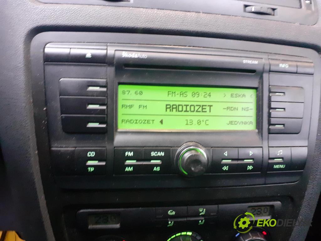 SKODA OCTAVIA II Combi (1Z5) KOMBI 2006 77,00 1.9 TDI - BXE 1896,00 RADIO CD 1Z0035161B