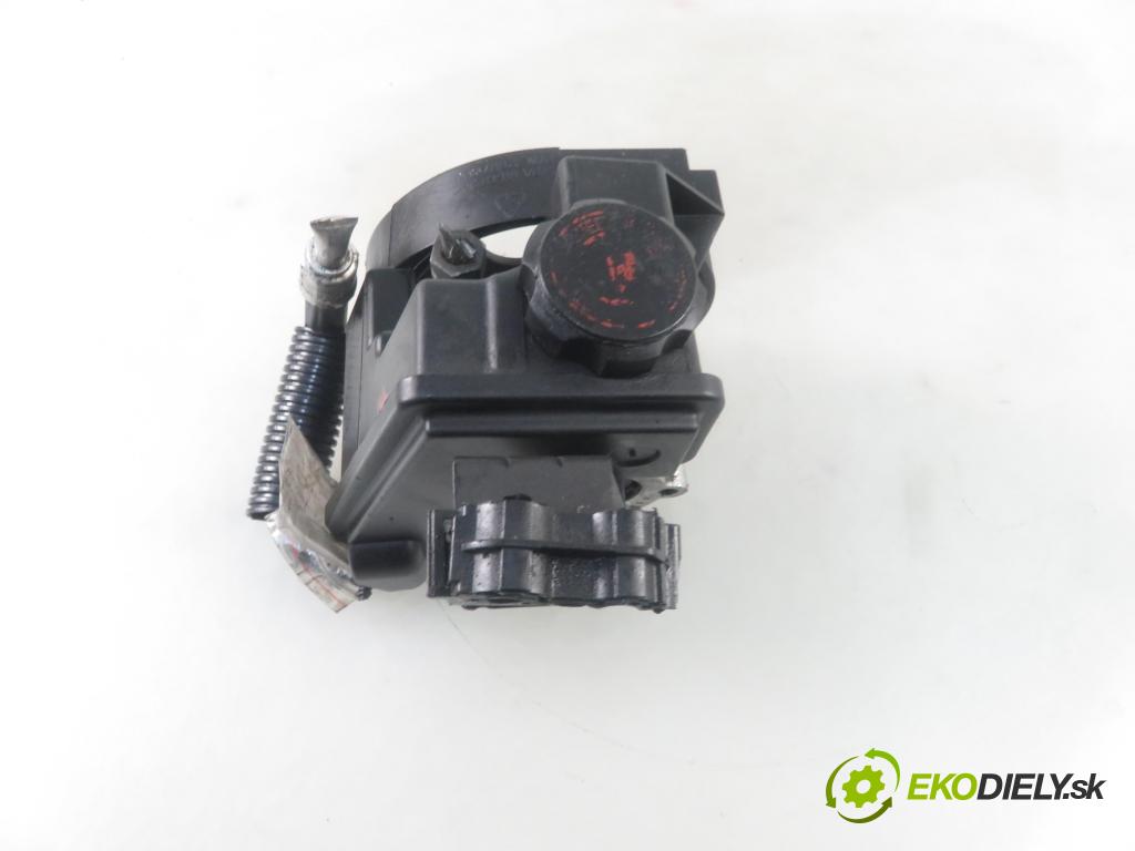 PEUGEOT 206 liftback (2A/C) HB 2000 55,00 1.4 75 - KFW 1360,00 Pumpa servočerpadlo 9631411580 (Servočerpadlá, pumpy riadenia)