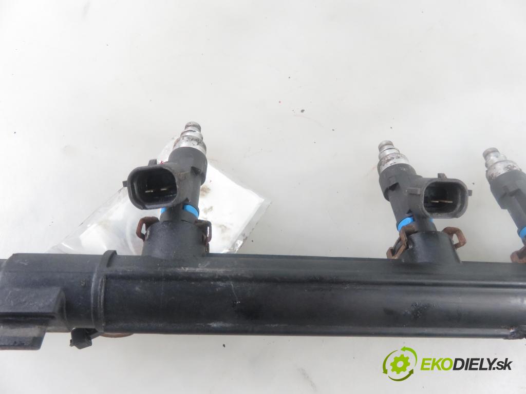 VW TOURAN (1T1, 1T2) MINIVAN 2009 80,00 2.0 EcoFuel - BSX 1984,00 Lišta vstrekovacia 06A906031CE ; 0280158071 ; 06A133317AN (Vstrekovacie lišty)