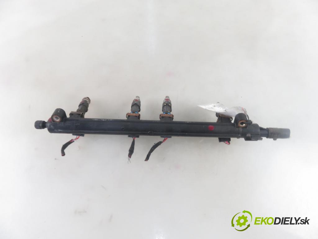 VW TOURAN (1T1, 1T2) MINIVAN 2009 80,00 2.0 EcoFuel - BSX 1984,00 Lišta vstrekovacia 06A906031CE ; 0280158071 ; 06A133317AN (Vstrekovacie lišty)