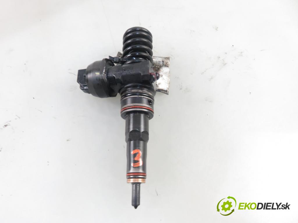 AUDI A4 Avant (8E5, B6) KOMBI 2001 96,00 1.9 TDI - AWX 1896,00 Vstrekovač 038130073AN ; 0414720209 (Vstrekovače)