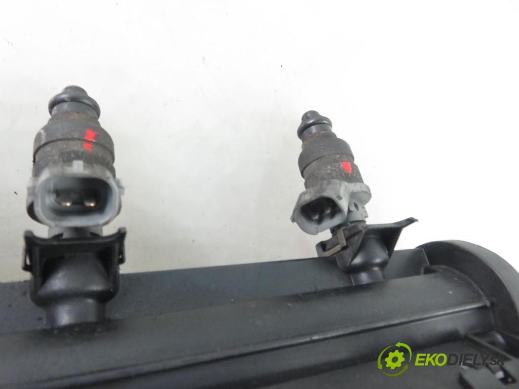 VW GOLF V (1K1) HB 2009 75,00 1.6 - BSE 1595,00 Lišta vstrekovacia 06A133317AS ; 06A906031BT (Vstrekovacie lišty)